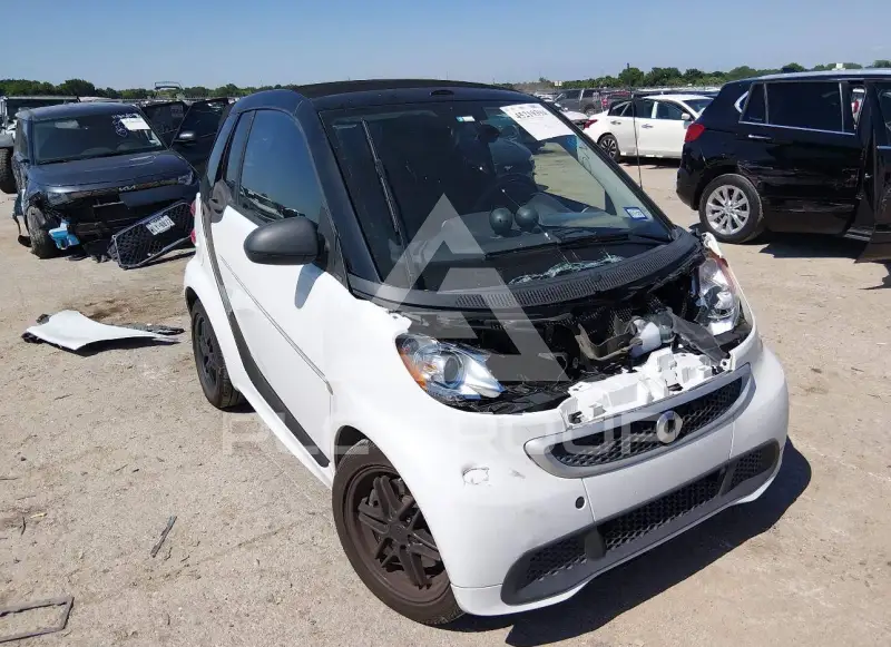 2013 Smart FORTWO фото