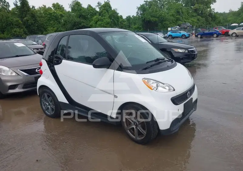 2013 Smart FORTWO фото
