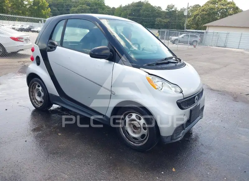 2013 Smart FORTWO фото
