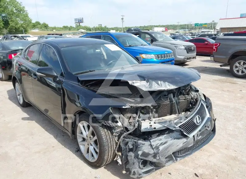 2013 Lexus IS250 фото