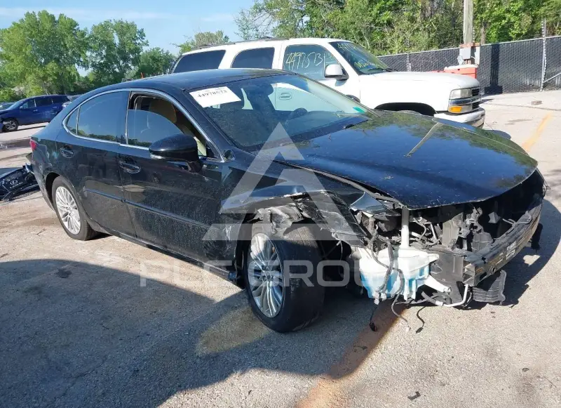 2013 Lexus ES350 photo