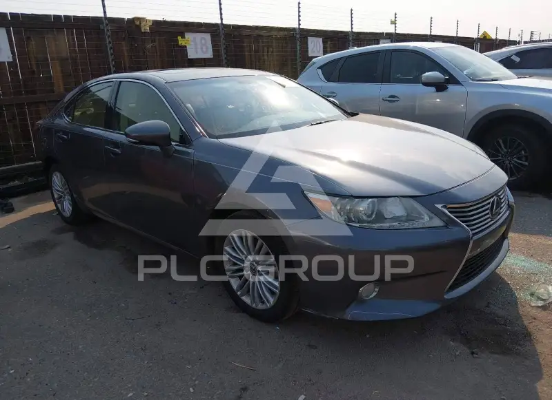 2013 Lexus ES350 photo