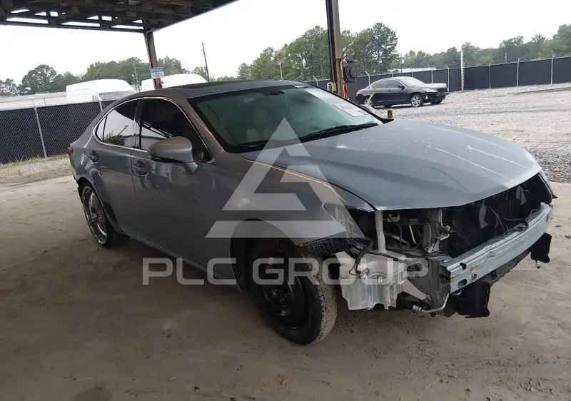 2013 Lexus ES350 photo