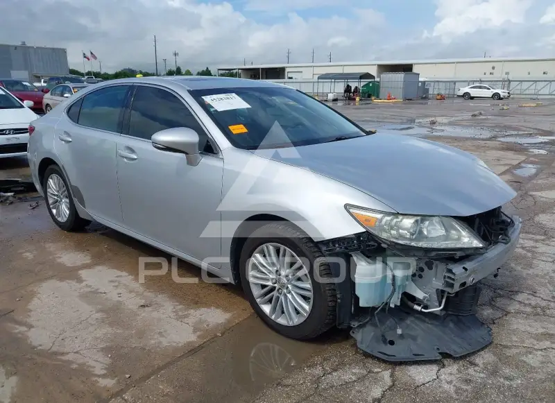 2013 Lexus ES350 photo