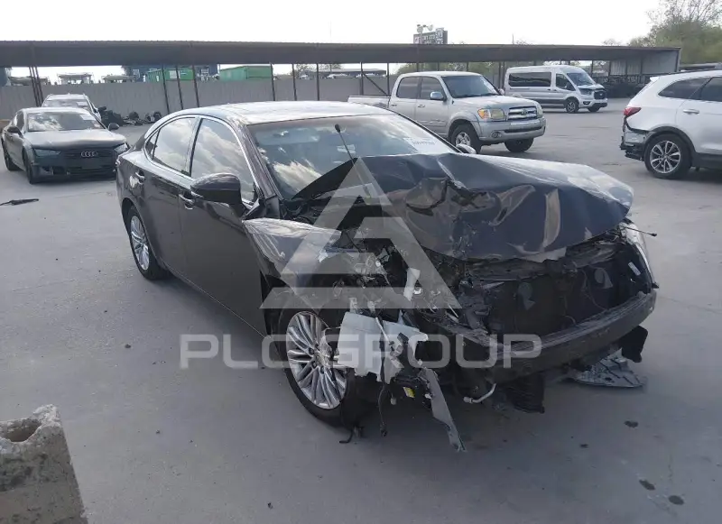2013 Lexus ES350 photo