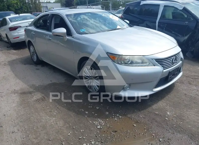 2013 Lexus ES350 photo