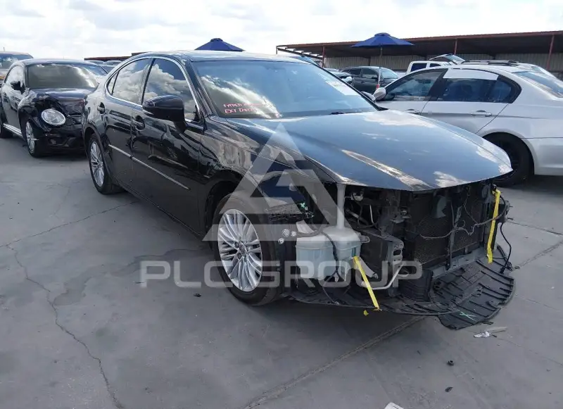 2013 Lexus ES350 photo