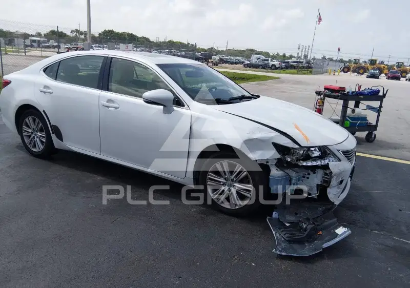 2013 Lexus ES350 photo