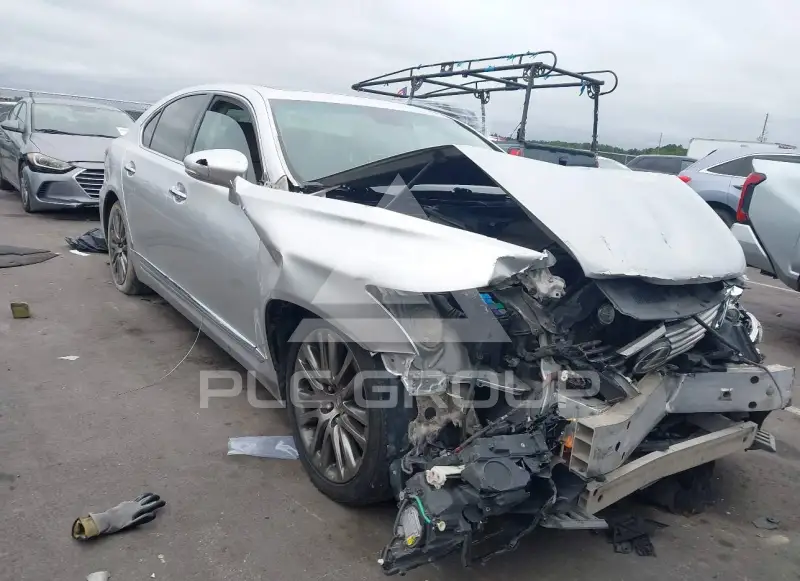 2013 Lexus LS460 photo