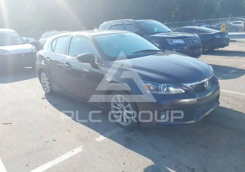 2013 Lexus CT200 photo