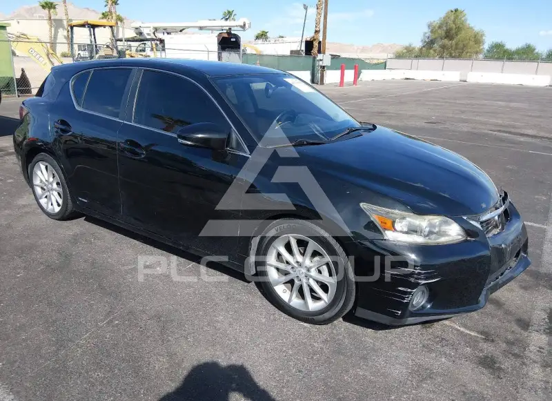 2013 Lexus CT200 photo