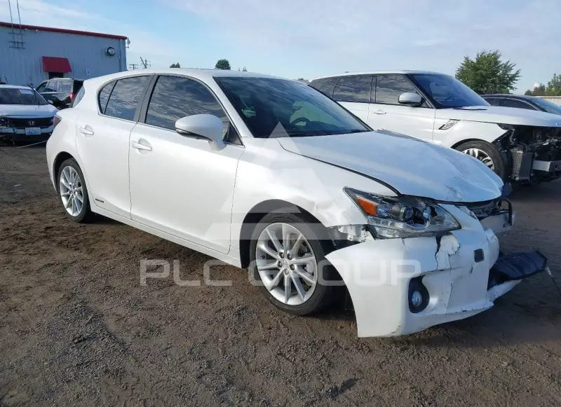 2013 Lexus CT200 photo