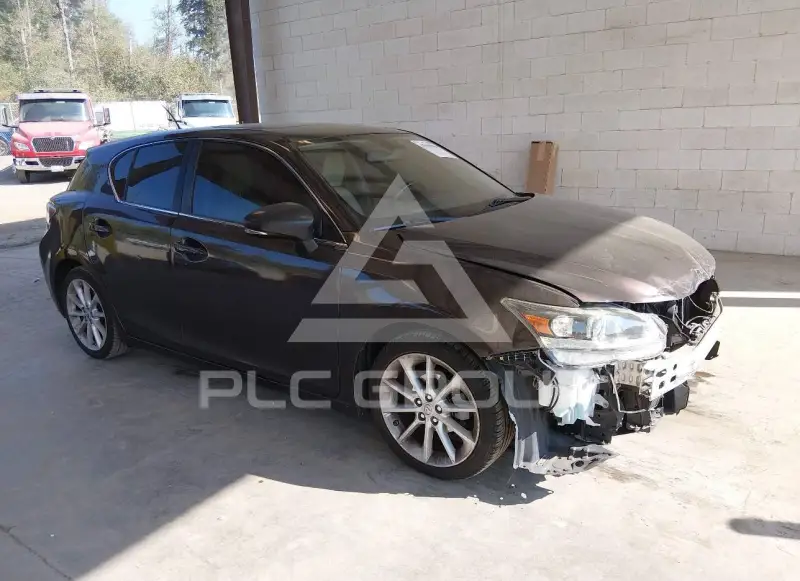2013 Lexus CT200 photo