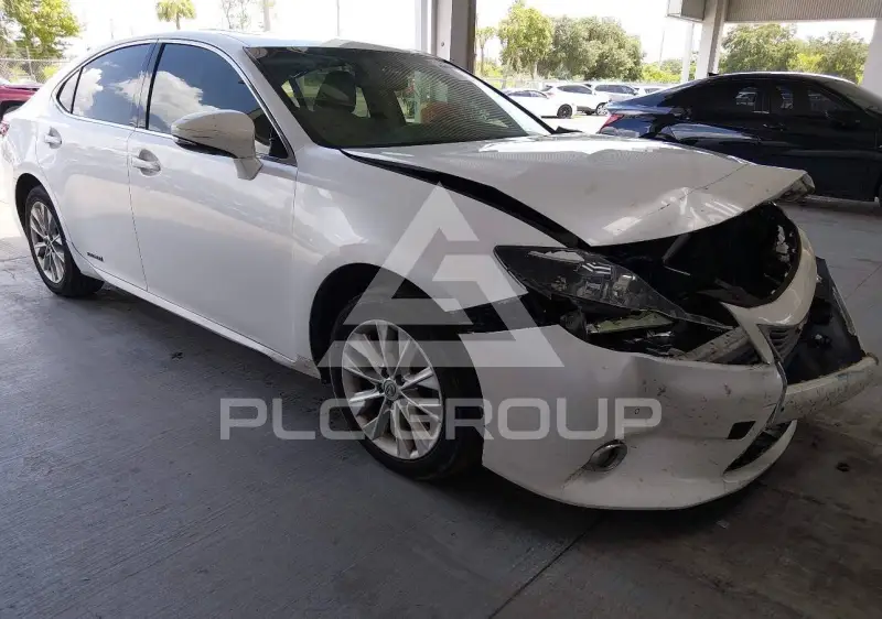 2013 Lexus ES300 photo