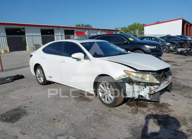 2013 Lexus ES300 photo