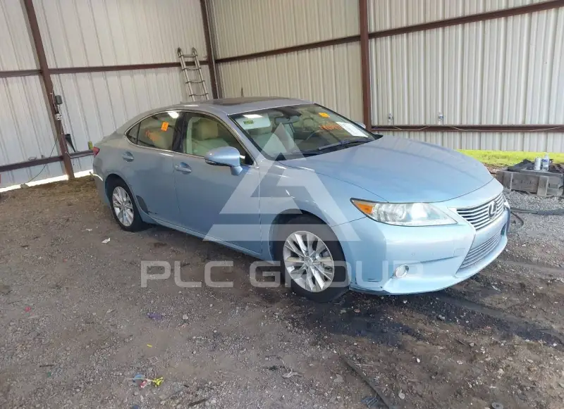 2013 Lexus ES300 photo