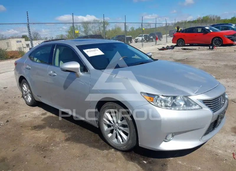 2013 Lexus ES300 photo