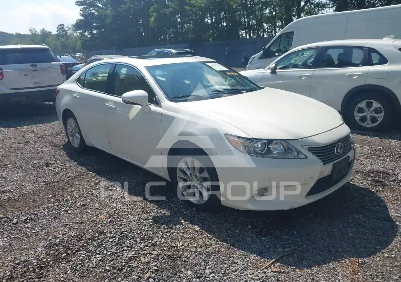 2013 Lexus ES300 photo