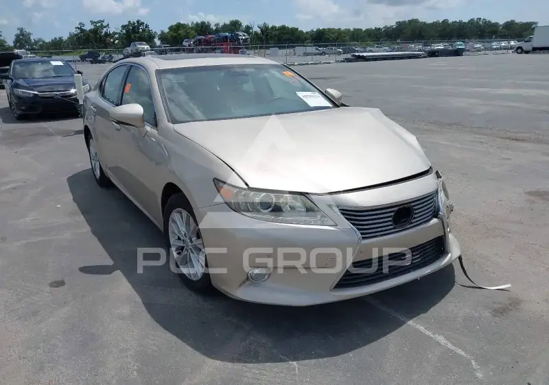 2013 Lexus ES300 photo