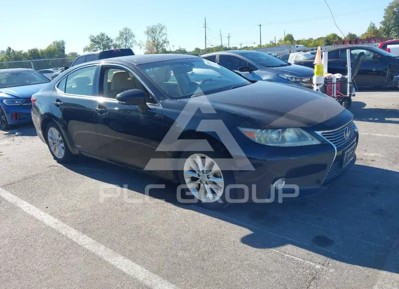 2013 Lexus ES300 photo
