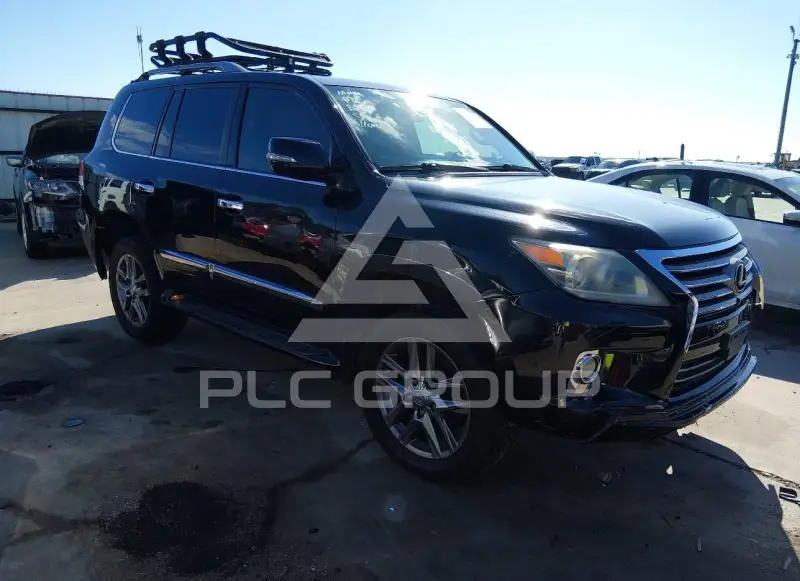2013 Lexus LX570 photo