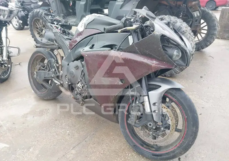 2013 Yamaha YZFR1 фото