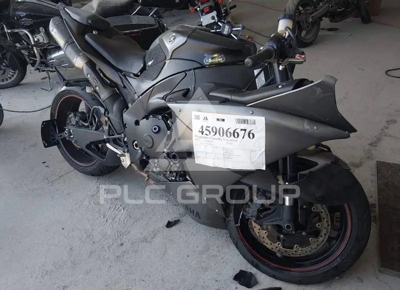 2013 Yamaha YZF-R1 фото