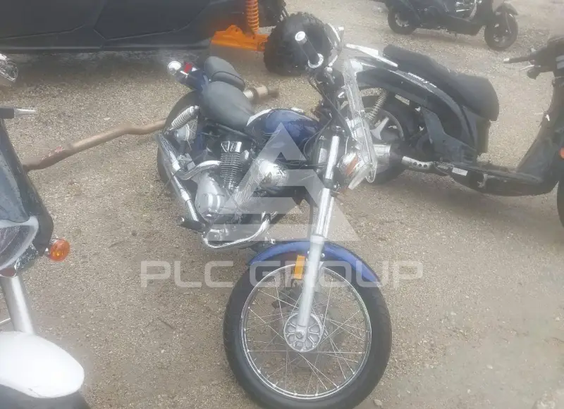 2013 Yamaha XV фото