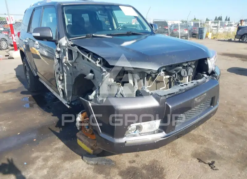 2013 Toyota 4 RUNNER фото