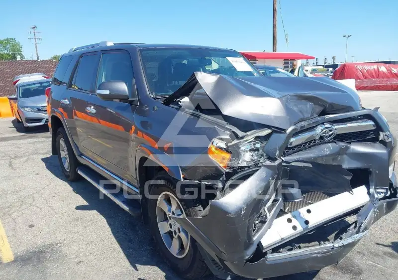 2013 Toyota 4 RUNNER фото