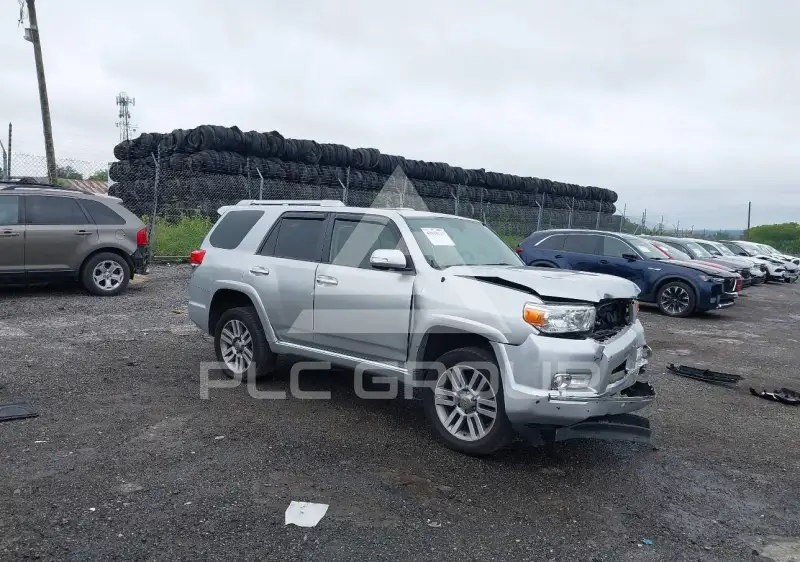 2013 Toyota 4 RUNNER фото