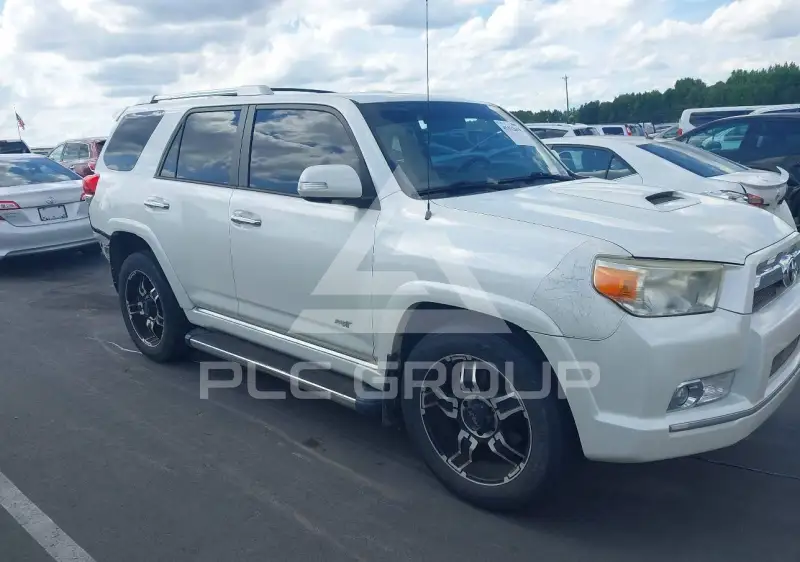 2013 Toyota 4 RUNNER photo