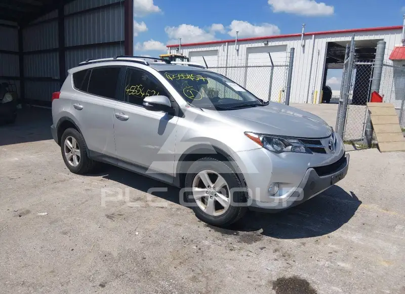 2013 Toyota RAV4 фото