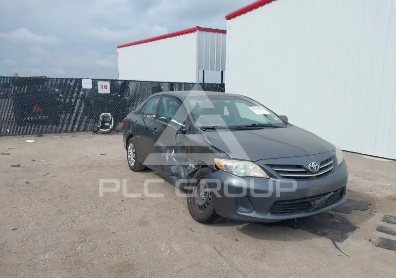 2013 Toyota COROLLA photo