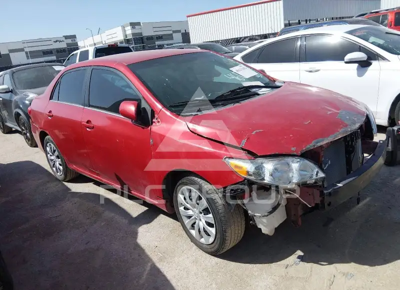 2013 Toyota COROLLA фото