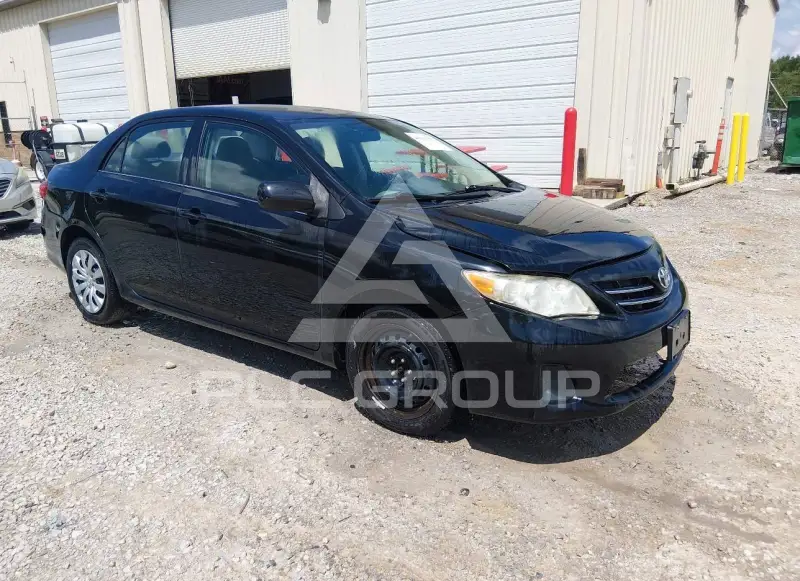 2013 Toyota COROLLA фото