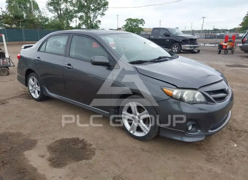 2013 Toyota COROLLA фото