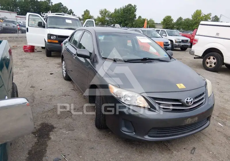 2013 Toyota COROLLA фото