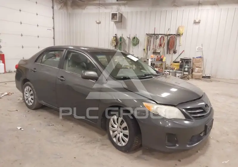 2013 Toyota COROLLA фото