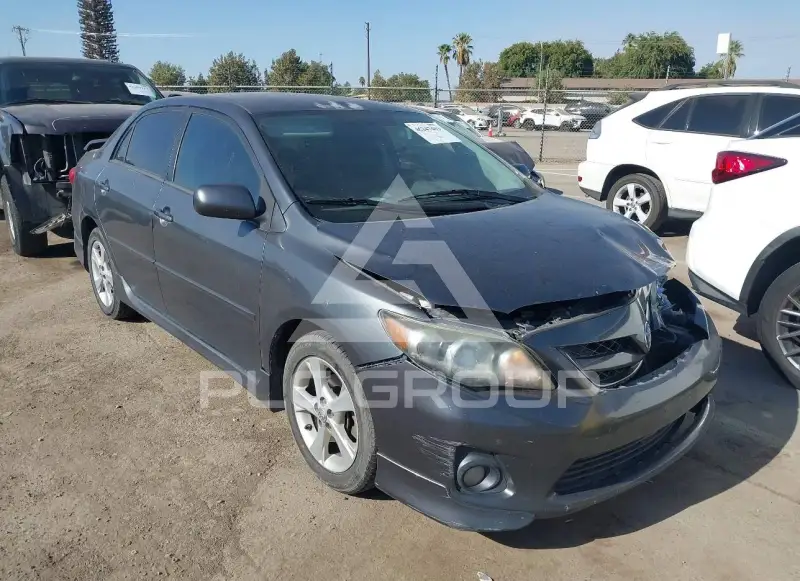 2013 Toyota COROLLA фото