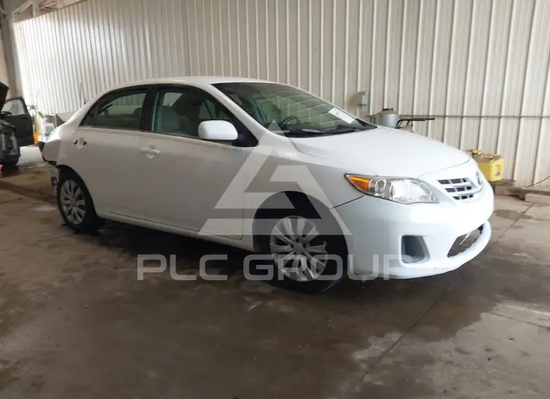 2013 Toyota COROLLA фото