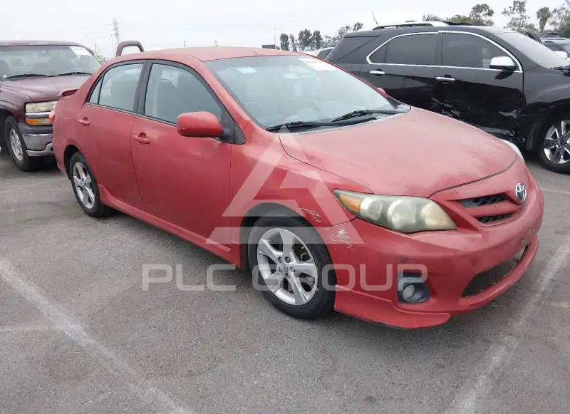 2013 Toyota COROLLA фото