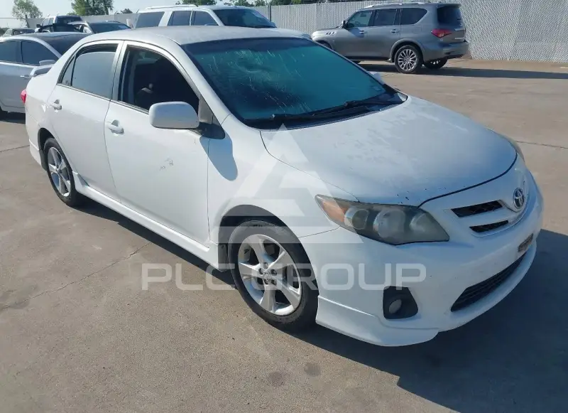 2013 Toyota COROLLA фото