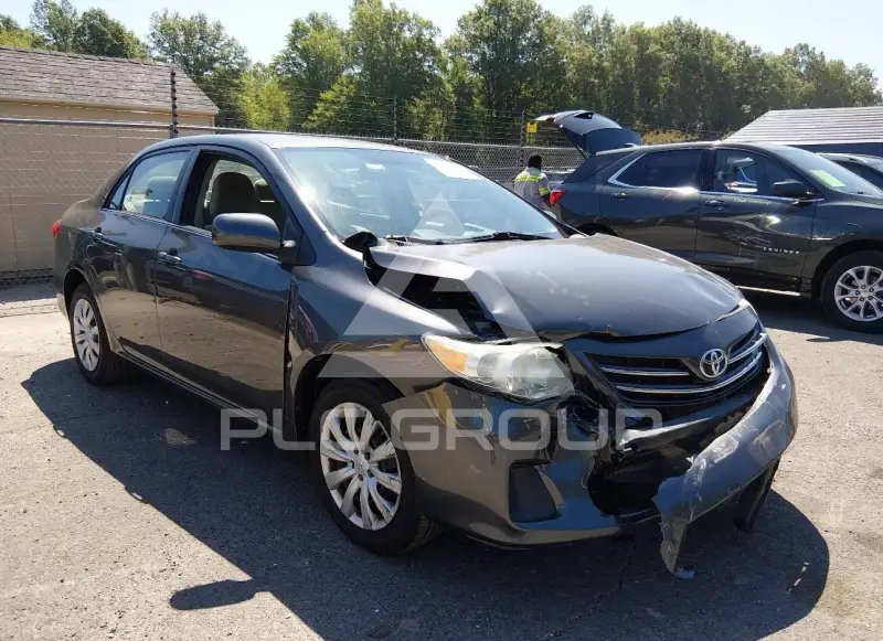 2013 Toyota COROLLA фото