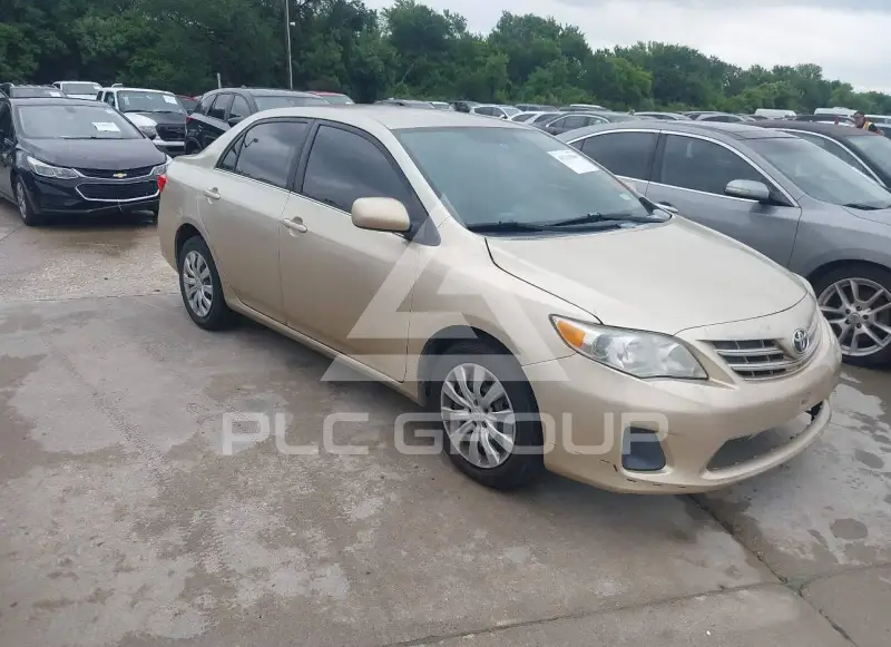 2013 Toyota COROLLA фото