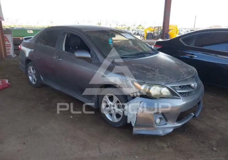 2013 Toyota COROLLA фото
