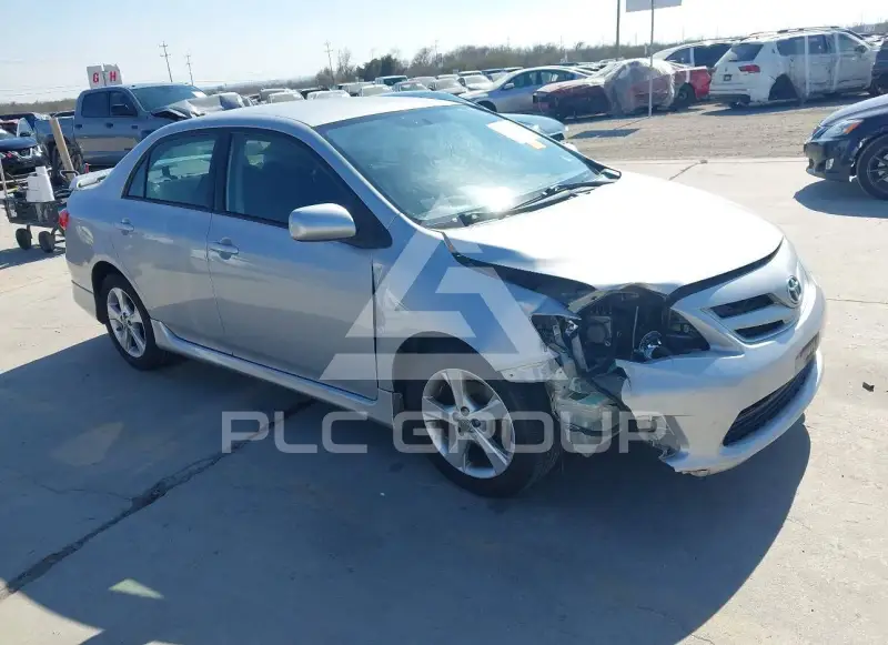 2013 Toyota COROLLA фото