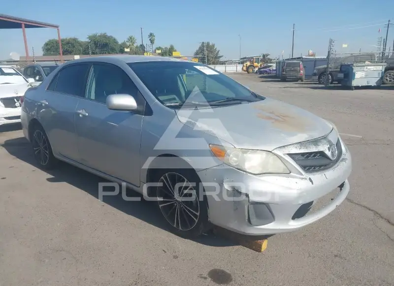 2013 Toyota COROLLA фото