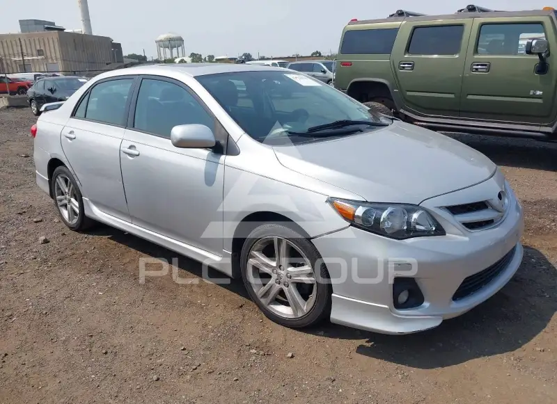 2013 Toyota COROLLA фото