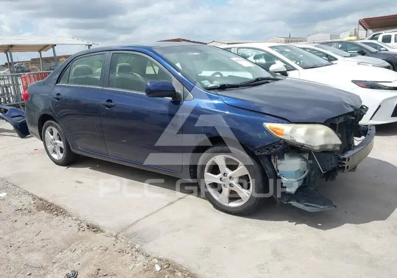 2013 Toyota COROLLA фото